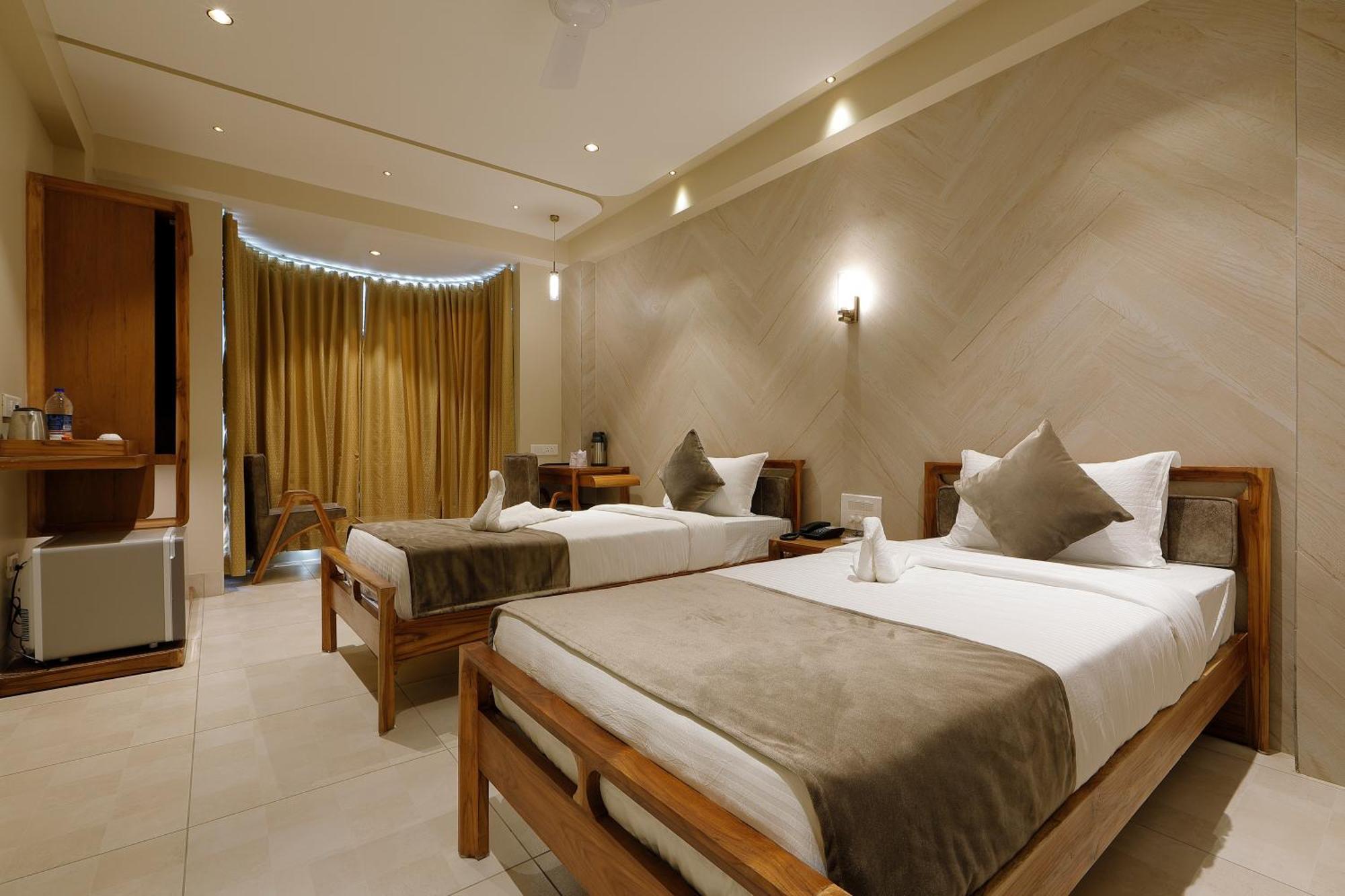 Artilla Inn Ahmedabad Exterior foto