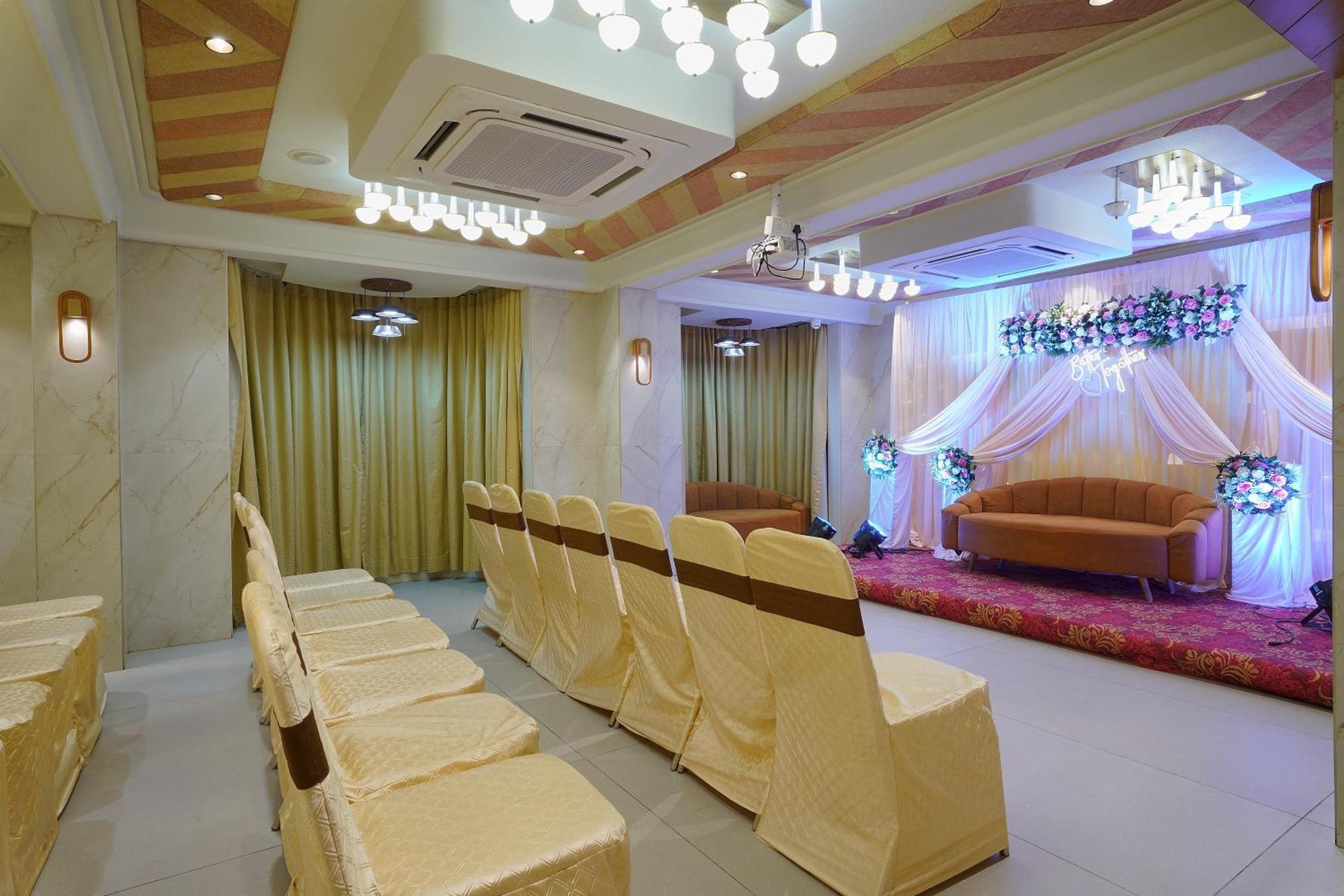 Artilla Inn Ahmedabad Exterior foto