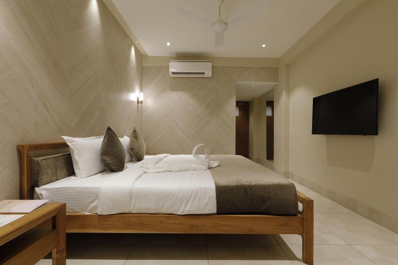 Artilla Inn Ahmedabad Exterior foto
