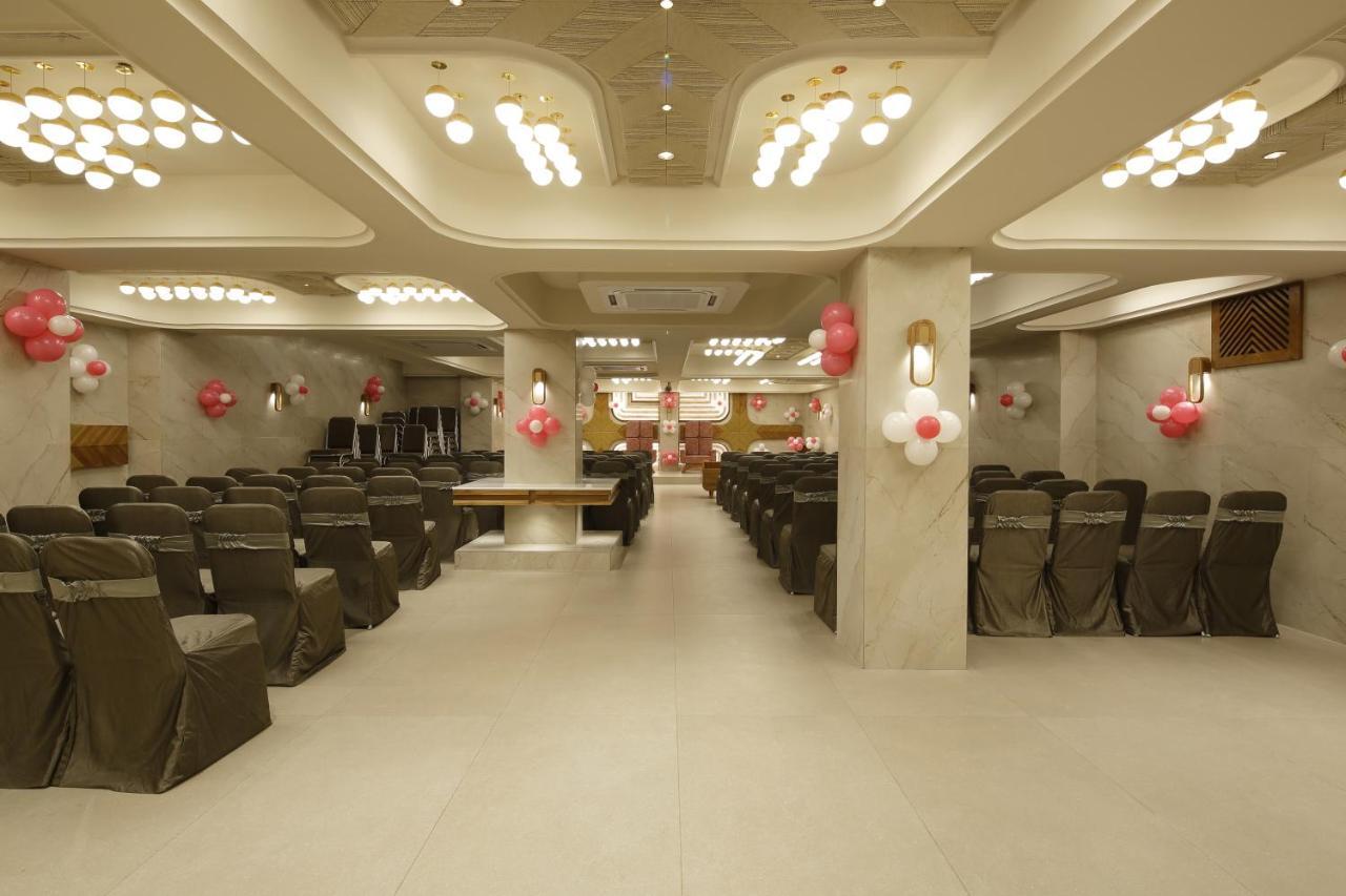 Artilla Inn Ahmedabad Exterior foto